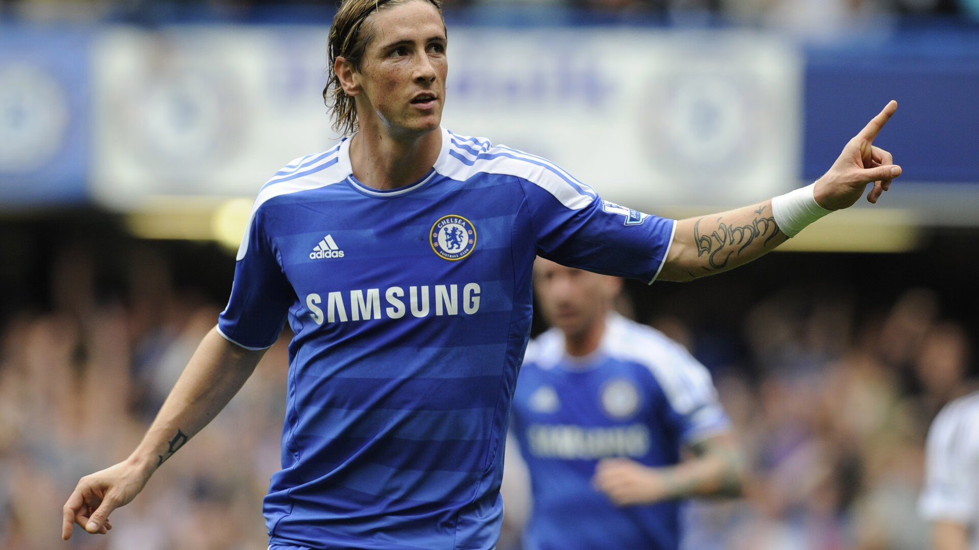 “团队精神：幕后英雄的坚守与执着”，团队精神人物