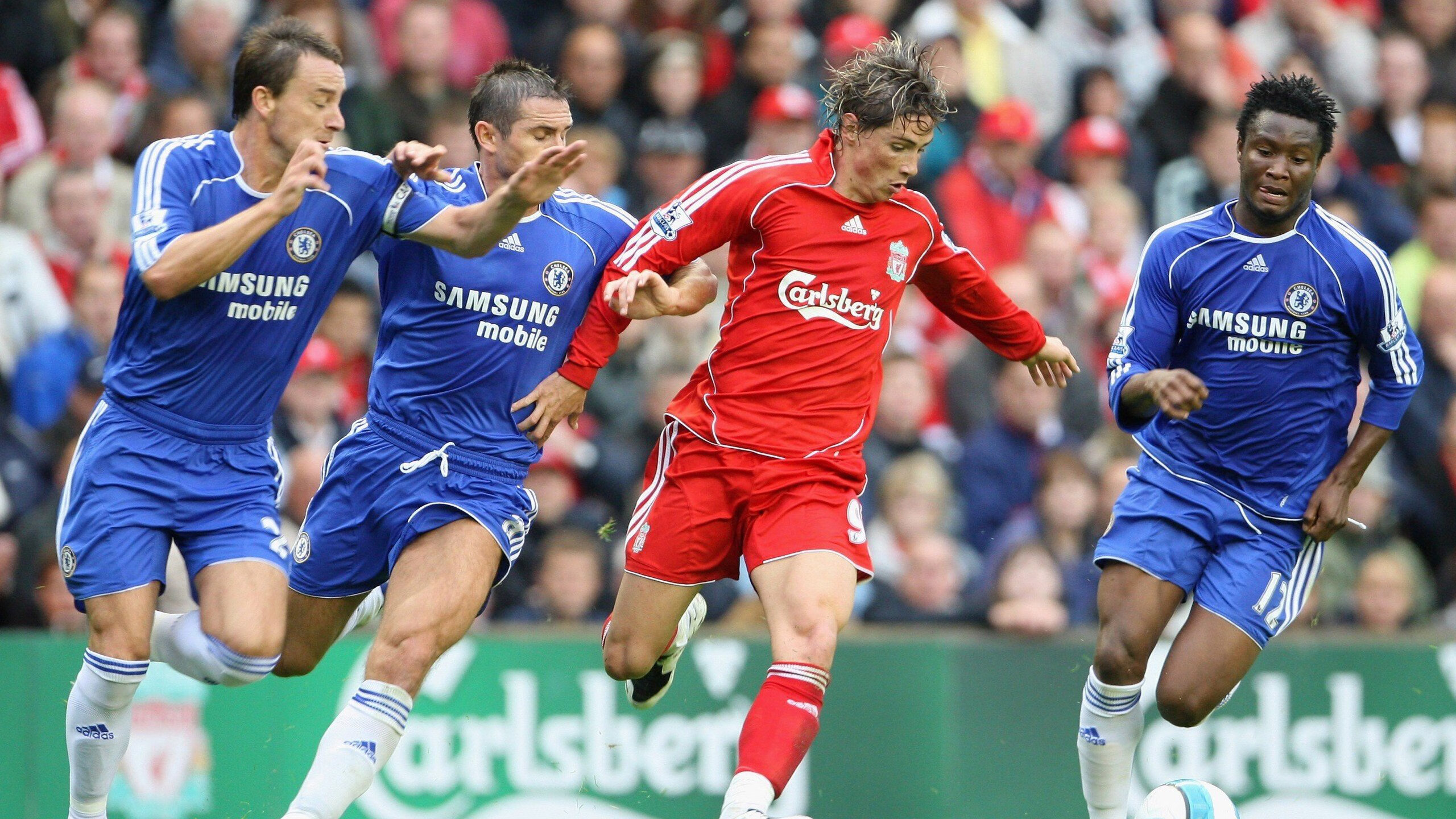 “团队精神：幕后英雄的坚韧守护”，这才是团队精神